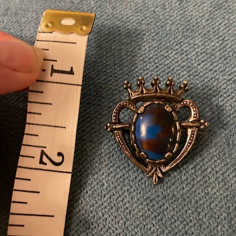 VINTAGE MIRACLE CORONET HEART BROOCH BRAVEHEART SCOTTISH FOLKLORE DARK SKYE VGC